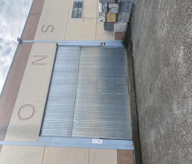 PUERTA ALMACEN EXTRIOR.jpg